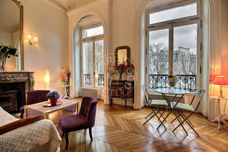 Living room - Furnished 1 bedroom - Paris 75008 - 13470