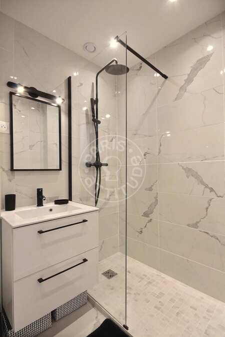 Salle de bain Appartement meublé - 42m²  - 1 chambre - Convention - Paris