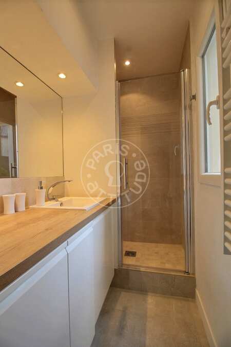 Bathroom Furnished studio - 23m²  - Sacré-Cœur - Paris