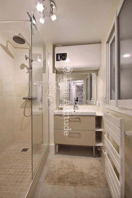 Casa de banho Apartamento mobilado - 54m²  - 2 quartos - Arc de Triomphe - Paris