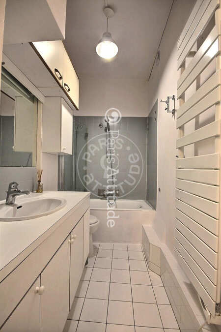 Salle de bain Studio alcove meublé - 40m²  - Arc de Triomphe - Paris