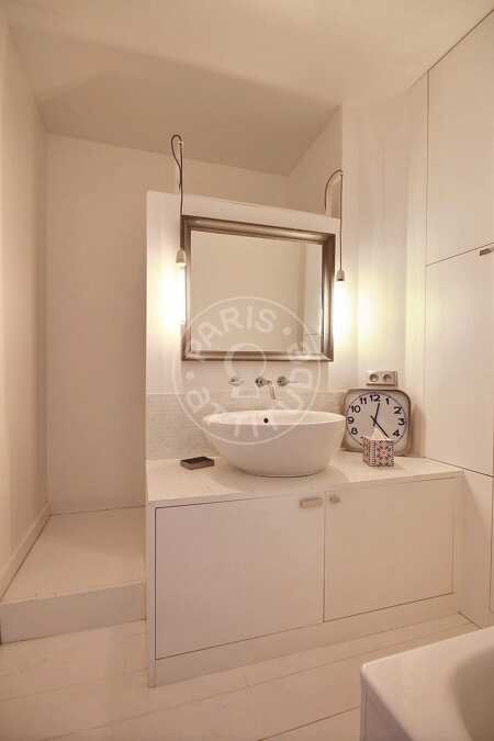 Bathroom Furnished loft - 58m²  - 2 bedrooms - Poissonnière - Paris