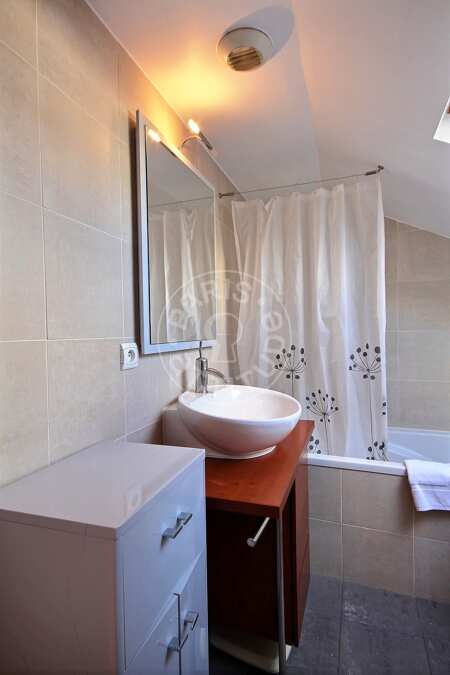 Bathroom Furnished apartment - 30m²  - 1 bedroom - Champs-Elysées - Paris