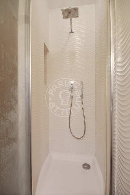 Casa de banho Quitinete mobilado - 18m²  - Les Gobelins - Paris