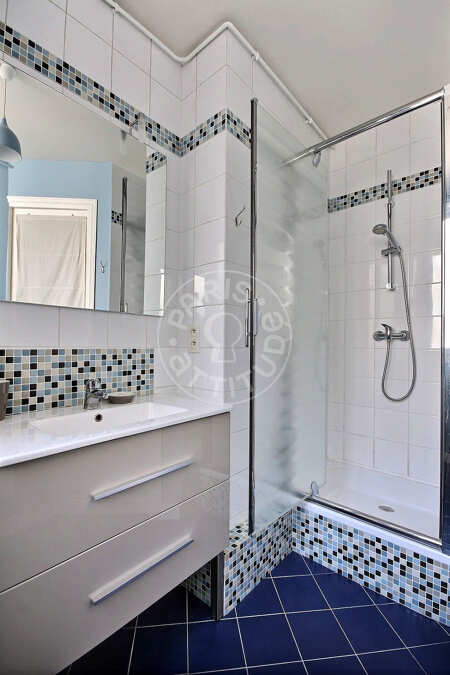 Salle de bain Appartement meublé - 51m²  - 1 chambre - Jules Joffrin - Mairie du 18ème - Paris