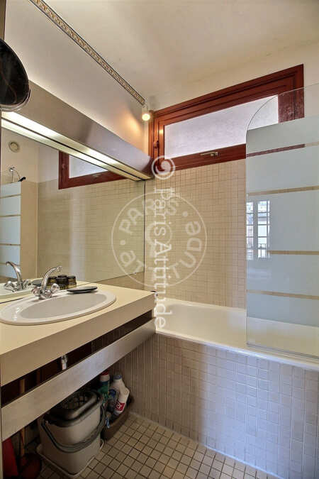 Bathroom Furnished apartment - 55m²  - 1 bedroom - Place Monge - Paris