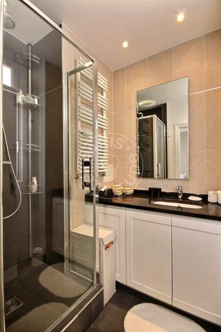 Bathroom Furnished apartment - 42m²  - 1 bedroom - Auteuil - Paris