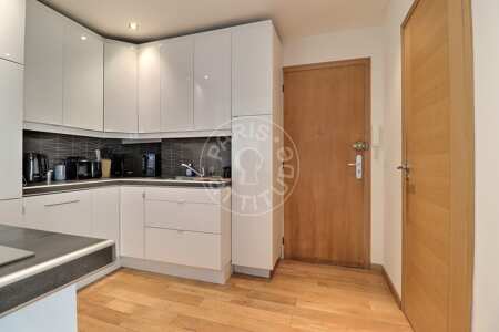 Entrance Furnished apartment - 47m²  - 2 bedrooms - Puteaux