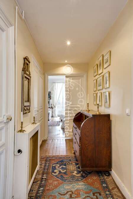 Entrée Appartement meublé - 135m²  - 2 chambres - Champs-Elysées - Paris