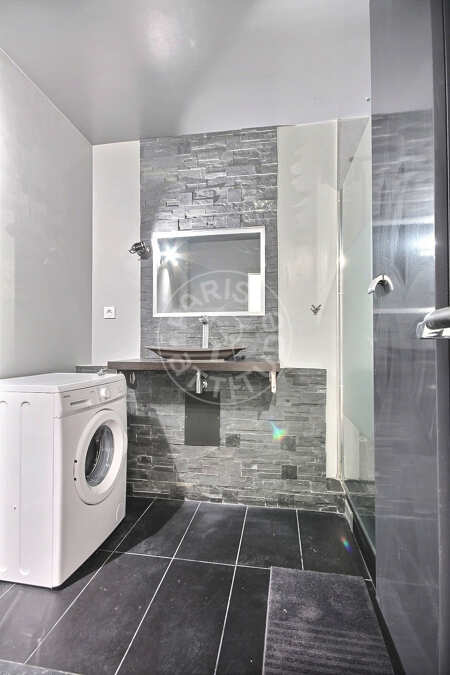 Salle de bain Studio meublé - 27m²  - Sacré-Cœur - Paris