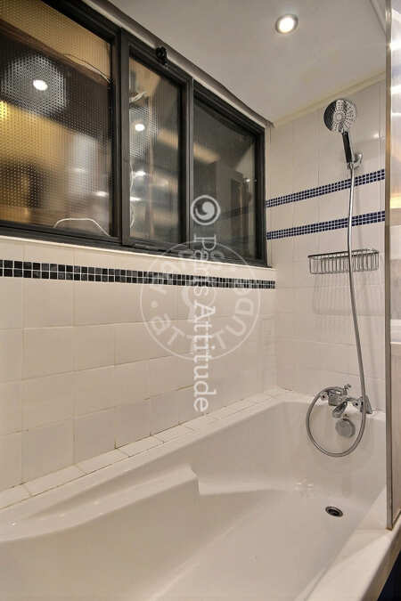 Salle de bain Loft meublé - 48m²  - 1 chambre - Place d'Italie - Paris
