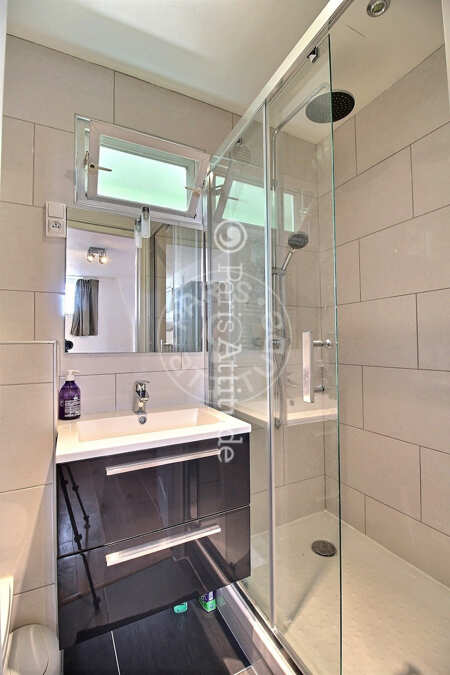 Salle de bain Studio meublé - 33m²  - Montorgueil - Paris