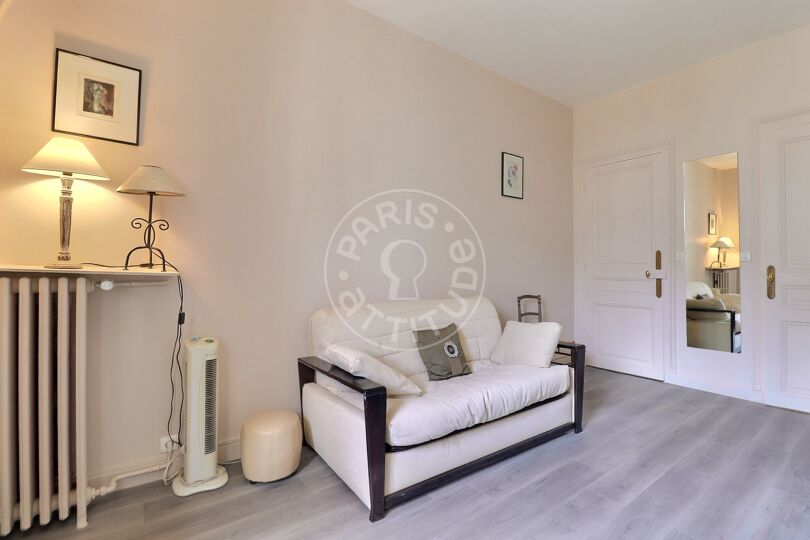 Quitinete mobiliado - Paris 75008 - 13639