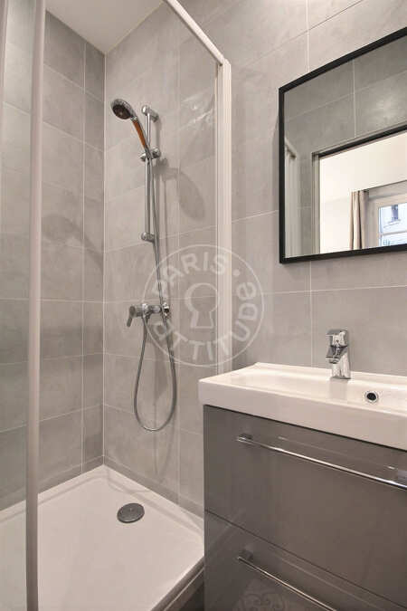 Casa de banho Quitinete mobilado - 20m²  - Jules Joffrin - Mairie du 18ème - Paris