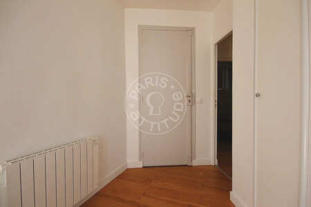 Entrance Furnished apartment - 44m²  - 1 bedroom - Crimée - Paris