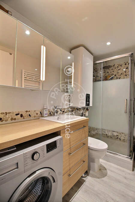 Salle de bain Appartement meublé - 38m² - 1 chambre - Canal Saint-Martin - Paris