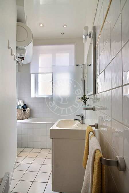 Salle de bain Appartement meublé - 44m²  - 1 chambre - Ledru-Rollin - Paris
