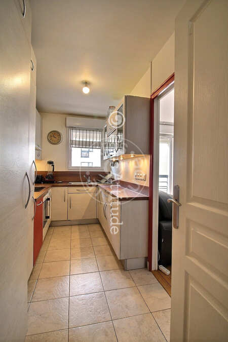 Kitchen Furnished apartment - 67m²  - 2 bedrooms - Commerce - Paris