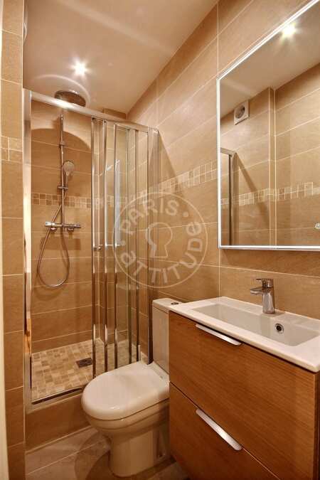 Baño Estudio amueblado - 28m²  - Temple - París