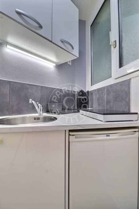 Cuisine Studio meublé - 17m²  - Oberkampf - Paris