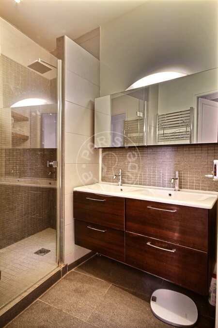 Casa de banho Apartamento mobilado - 107m²  - 3 quartos - Ecole Militaire / Unesco / Duroc - Paris