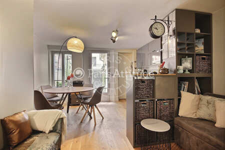 Salon Appartement meublé - 30m² - 1 chambre - Montmartre / Place des Abbesses - Paris
