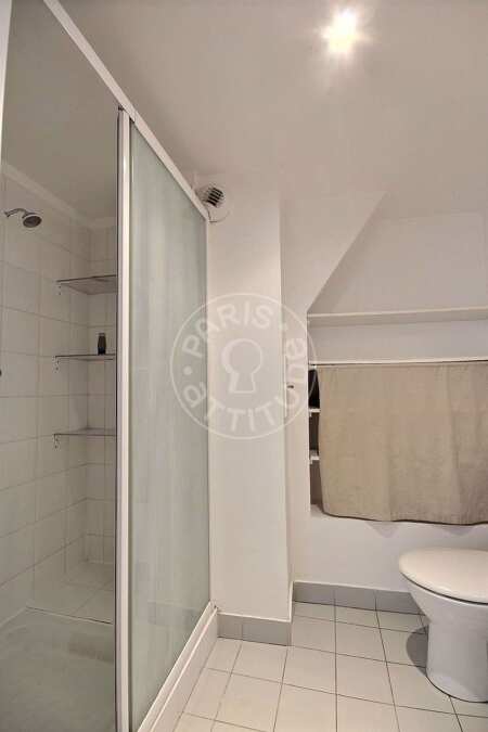 Salle de bain Studio alcove meublé - 35m²  - Canal de l'Ourcq - Paris