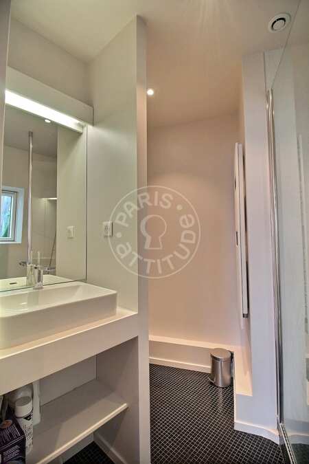 Salle de bain Appartement meublé - 93m²  - 2 chambres - Alma-Marceau - Paris