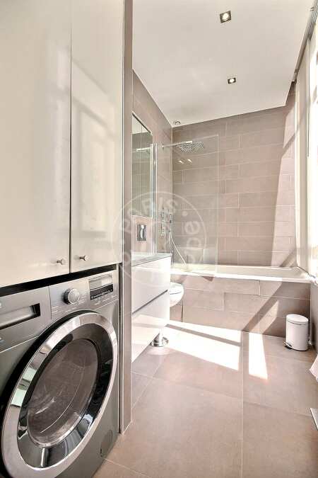Salle de bain Appartement meublé - 76m²  - 2 chambres - Victor Hugo - Paris