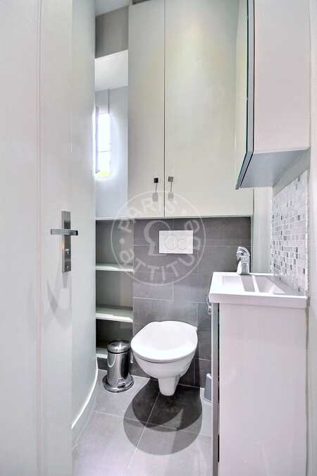 Toilettes Appartement meublé - 76m²  - 2 chambres - Victor Hugo - Paris