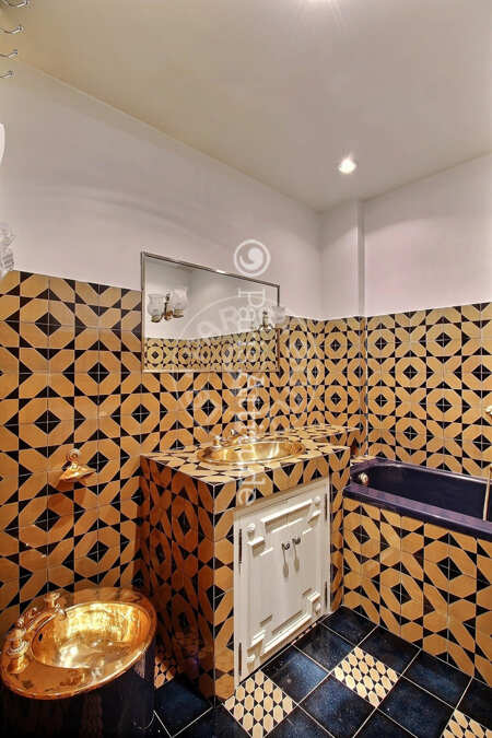 Bathroom Furnished apartment - 118m²  - 2 bedrooms - Trocadéro - Paris
