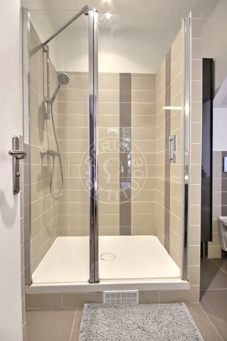 Bathroom Furnished apartment - 31m²  - 1 bedroom - Place Monge - Paris