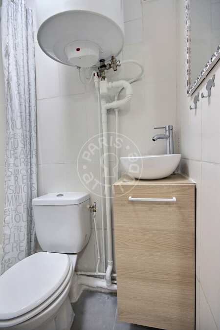 Casa de banho Quitinete mobilado - 20m²  - Oberkampf - Paris