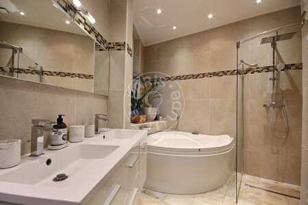 Bathroom Furnished apartment - 60m²  - 2 bedrooms - Jules Joffrin - Mairie du 18ème - Paris