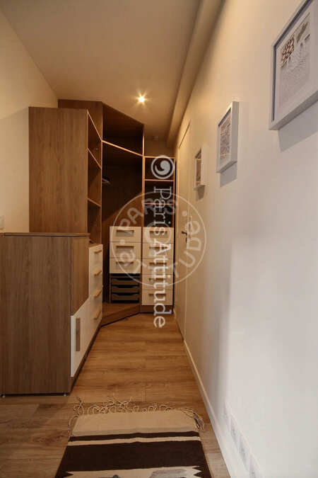 Dressing Appartement meublé - 32m²  - 1 chambre - Marx Dormoy - Paris