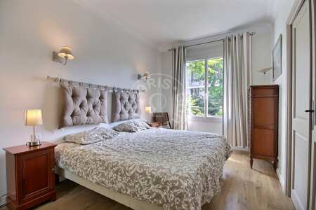 Bedroom Furnished apartment - 50m²  - 1 bedroom - Neuilly-sur-Seine