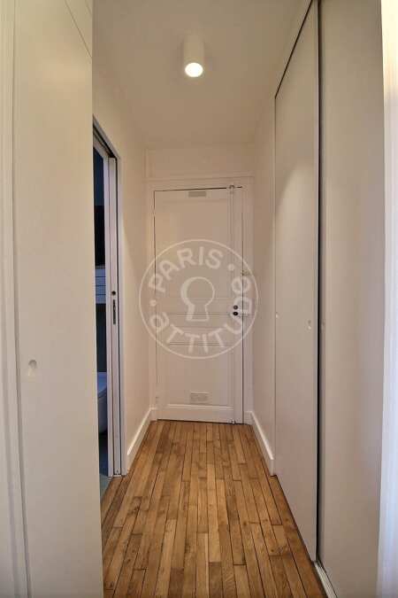 Entrance Furnished studio - 28m²  - Ledru-Rollin - Paris
