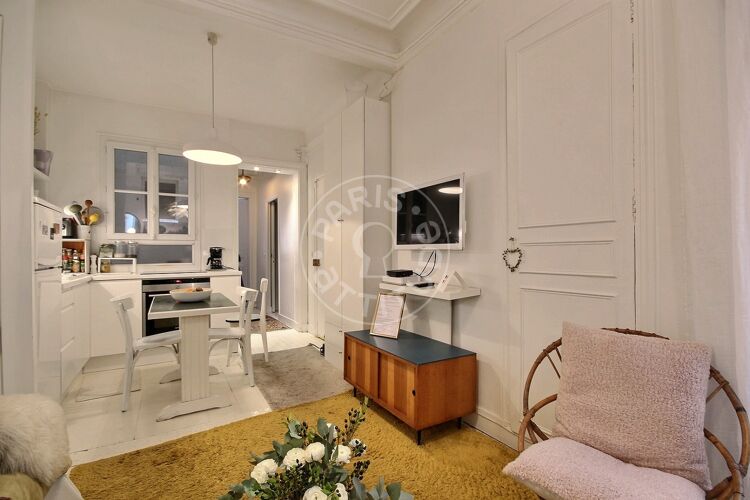 Living room - Furnished 2 bedrooms - Paris 75009 - 13865