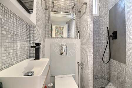 Bathroom Furnished apartment - 56m²  - 2 bedrooms - Ecole Militaire / Unesco / Duroc - Paris