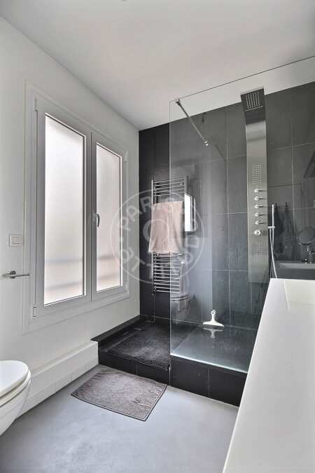 Salle de bain Appartement meublé - 46m²  - 1 chambre - Porte Dorée - Paris