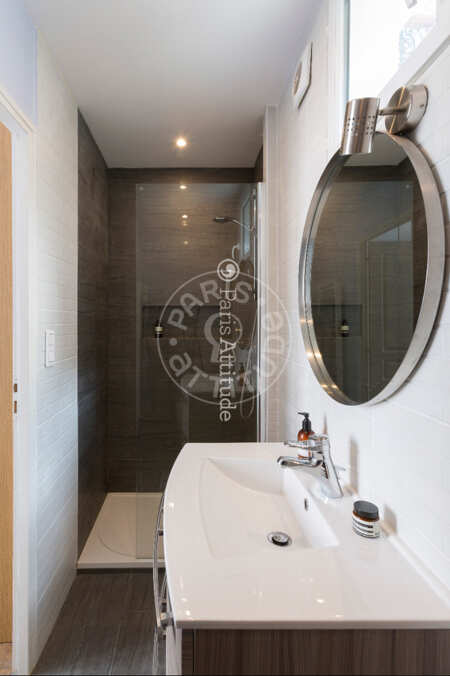 Bathroom Furnished apartment - 40m²  - 1 bedroom - Batignolles - Paris