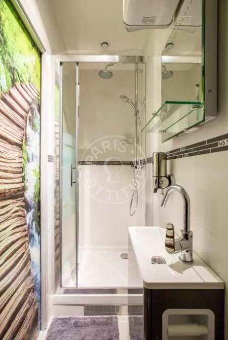 Salle de bain Studio meublé - 20m²  - Centre George Pompidou - Paris