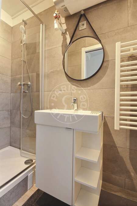 Badezimmer Möblierte studio - 17m²  - Alma-Marceau - Paris