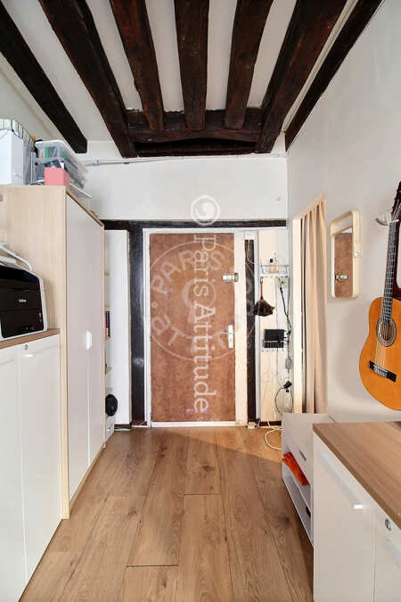 Entrance Furnished apartment - 39m²  - 1 bedroom - Saint-Paul - Paris