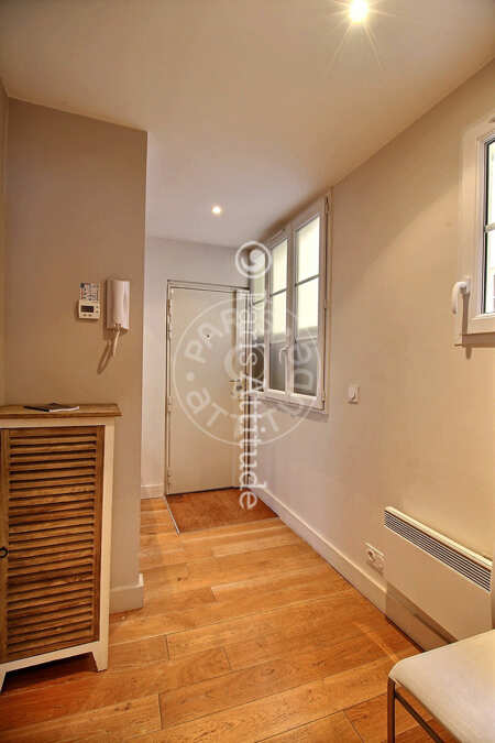 Entrée Appartement meublé - 47m²  - 1 chambre - Pyramides / Palais Royal - Paris