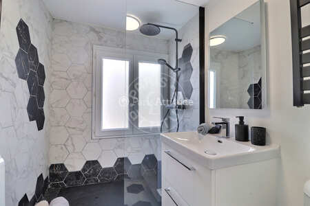 Bathroom Furnished studio - 40m² - Saint-Germain - Paris