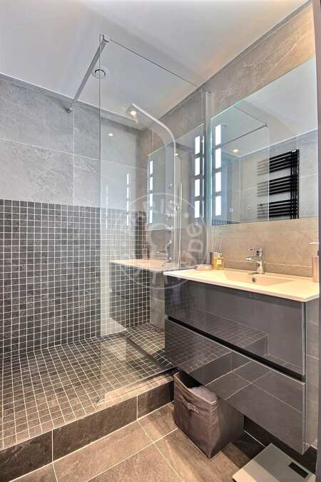 Salle de bain Appartement meublé - 57m²  - 1 chambre - Boulogne-Billancourt