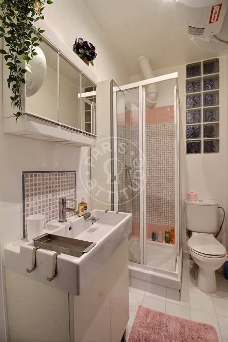 Badezimmer Möblierte studio - 20m²  - Saint-Paul - Paris