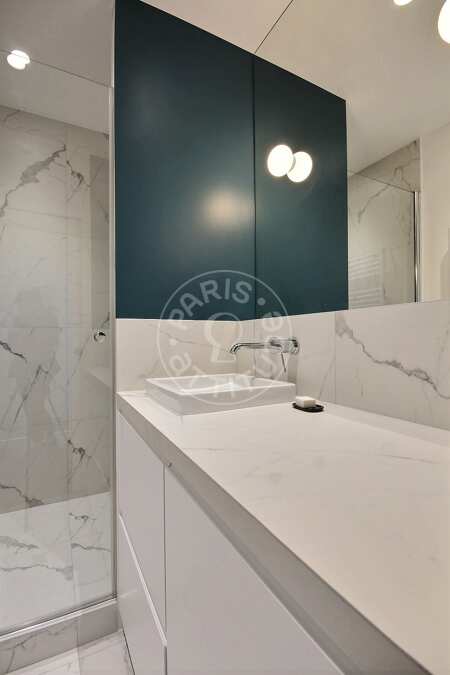 Salle de bain Appartement meublé - 48m²  - 1 chambre - Batignolles - Paris