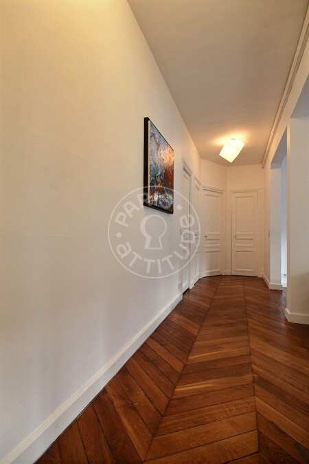 Entrance Furnished apartment - 82m²  - 2 bedrooms - Oberkampf - Paris